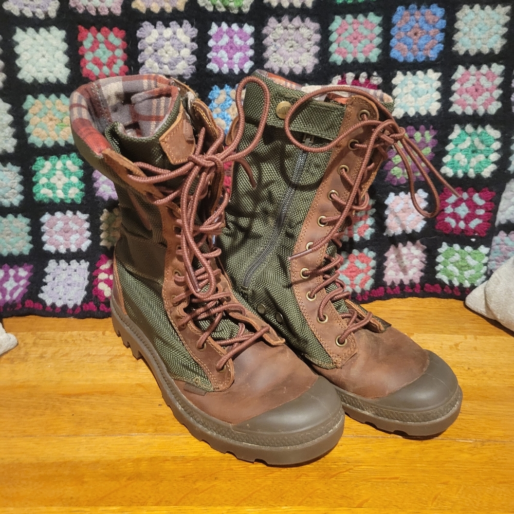 Palladium prampa boots. 8.5